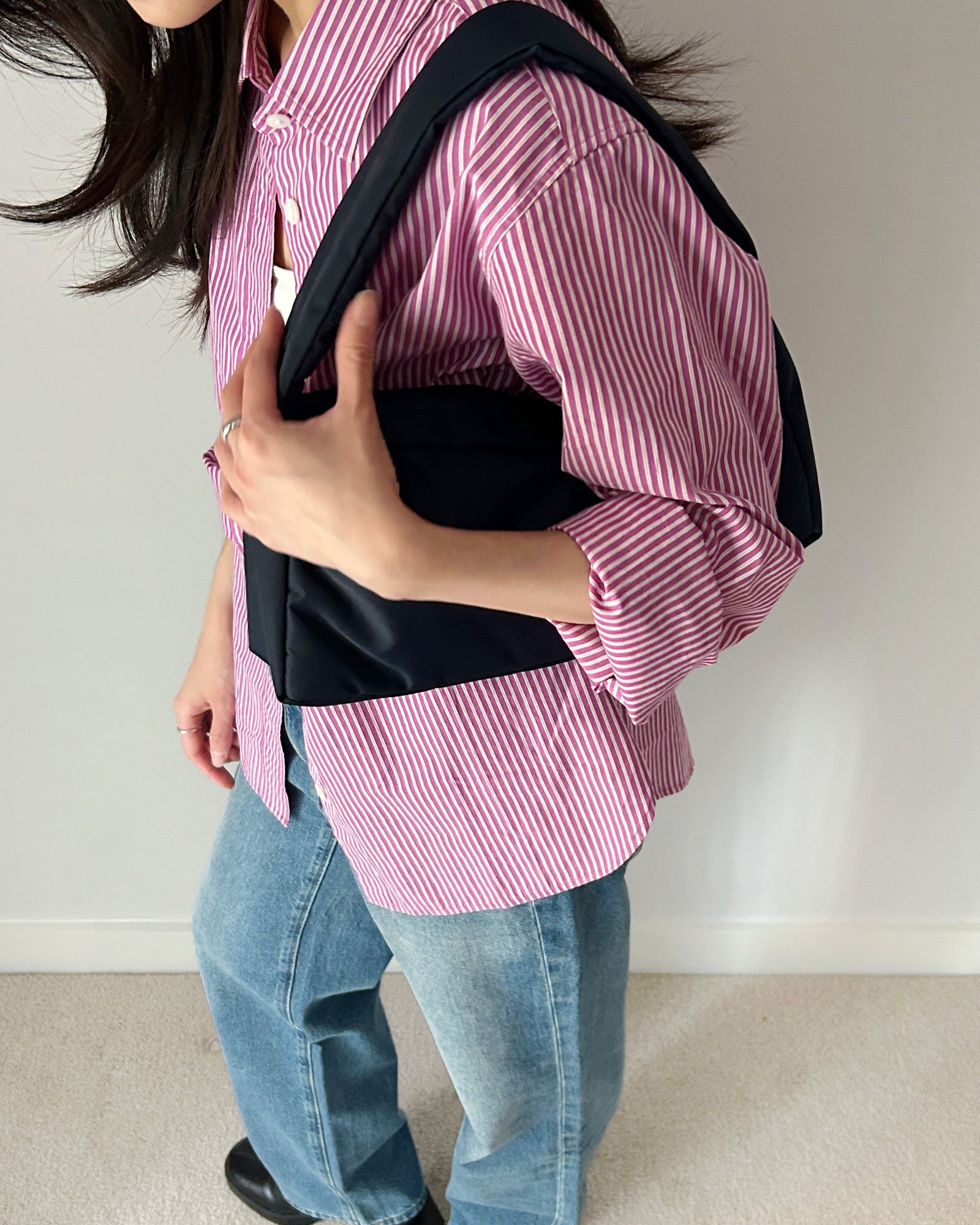 Aila Bag Navy customer photo 3